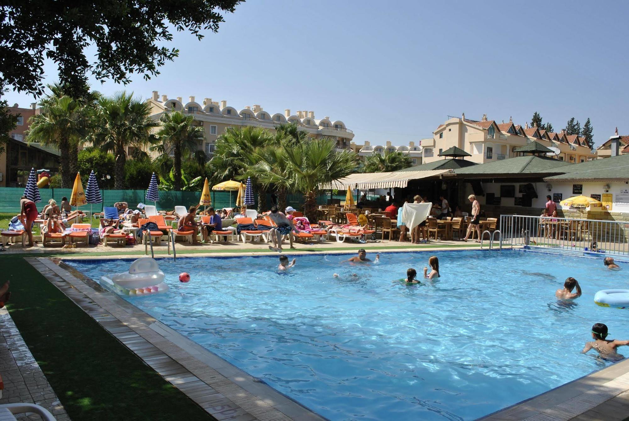 Club Dena Aparthotel Marmaris Exterior photo